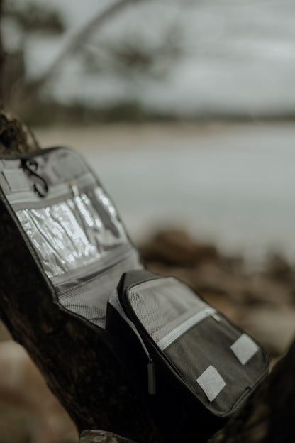 Necessaire Essentials by Born to Live