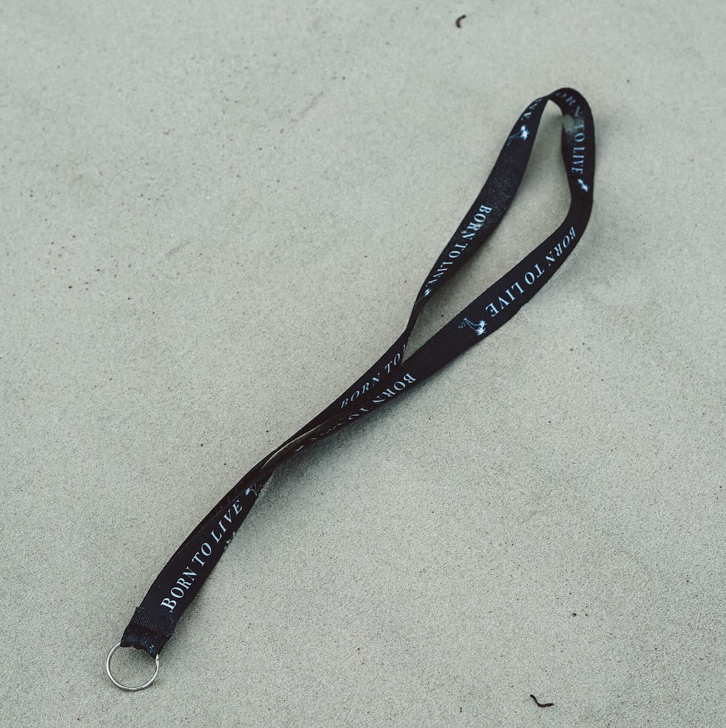 Kit Pulseira + Chaveiro Born to Live Essentials